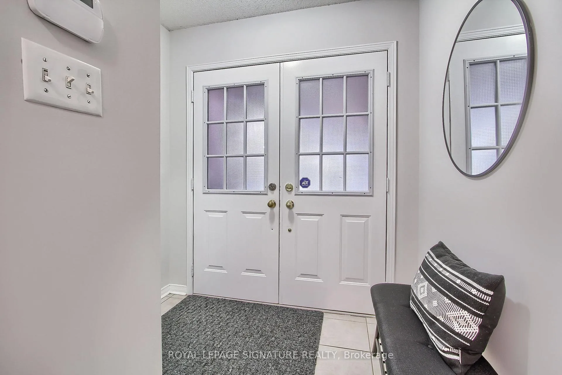 Photo 3 of 131 Tara Crescent, Markham, Cedarwood — HOMEH
