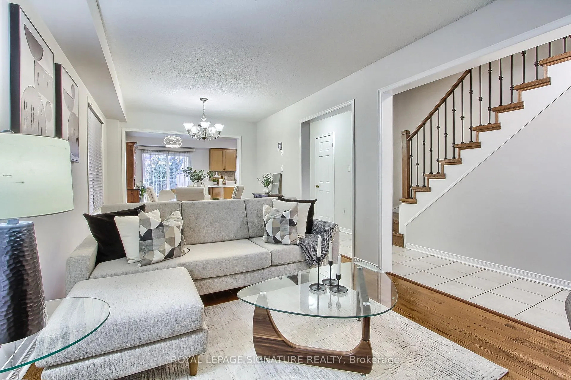 Photo 6 of 131 Tara Crescent, Markham, Cedarwood — HOMEH