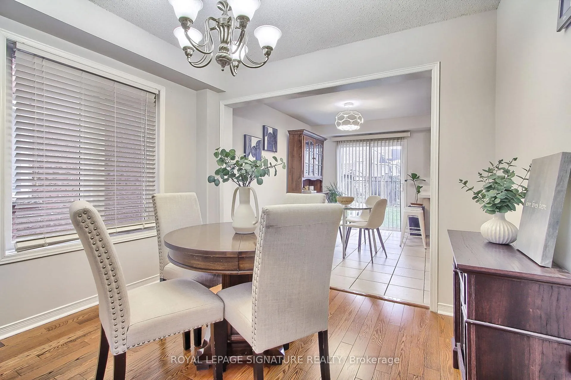 Photo 8 of 131 Tara Crescent, Markham, Cedarwood — HOMEH