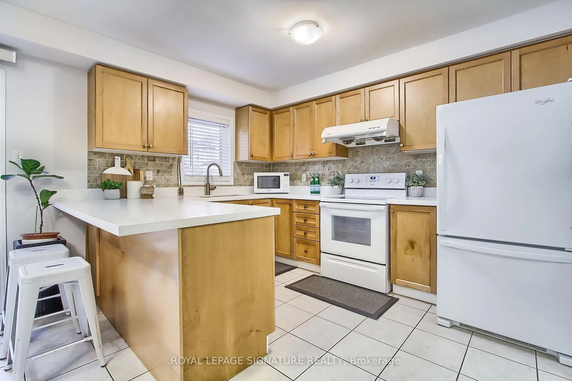 Photo 11 of 131 Tara Crescent, Markham, Cedarwood — HOMEH