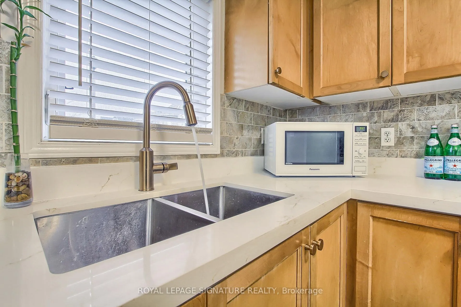Photo 14 of 131 Tara Crescent, Markham, Cedarwood — HOMEH