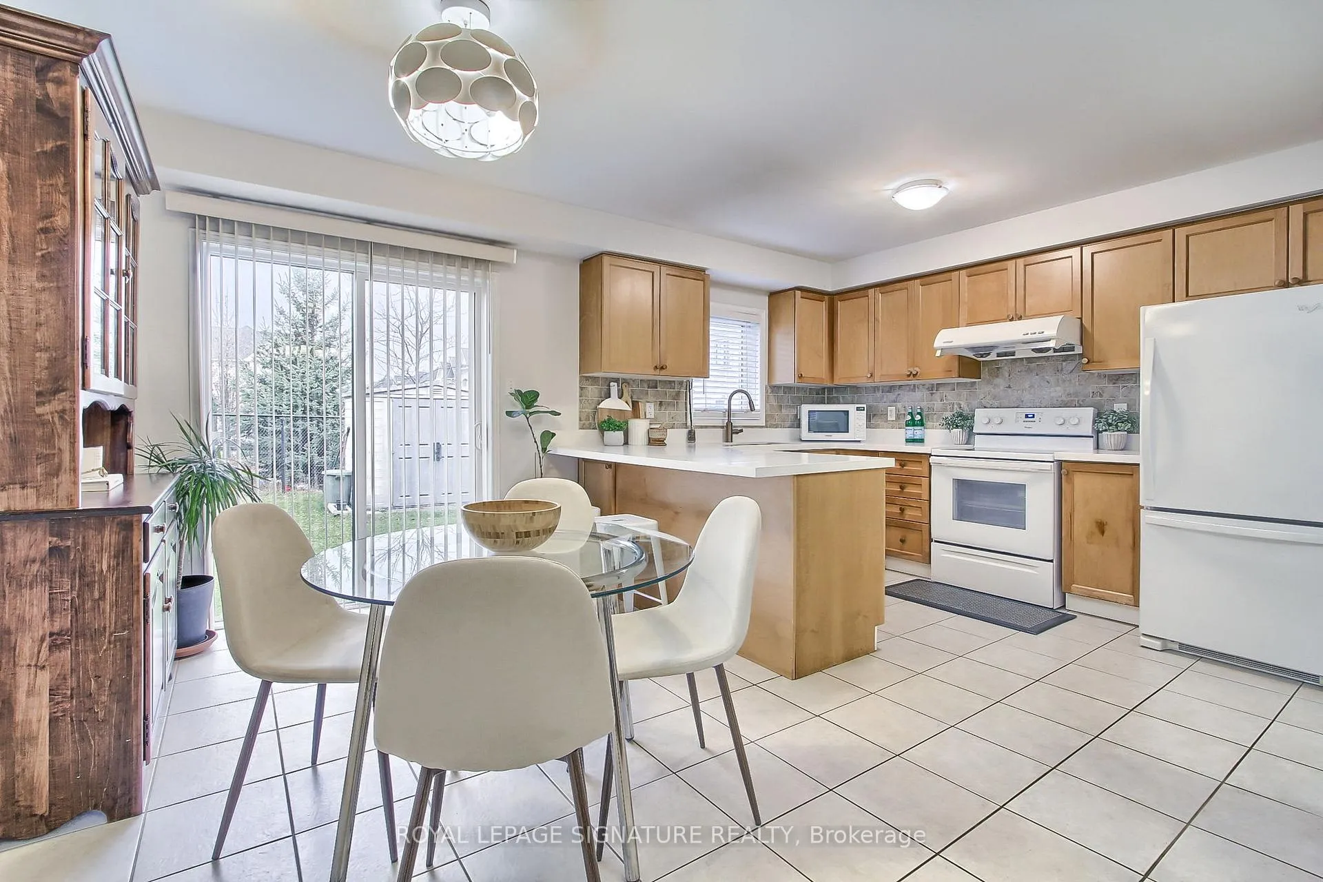 Photo 16 of 131 Tara Crescent, Markham, Cedarwood — HOMEH