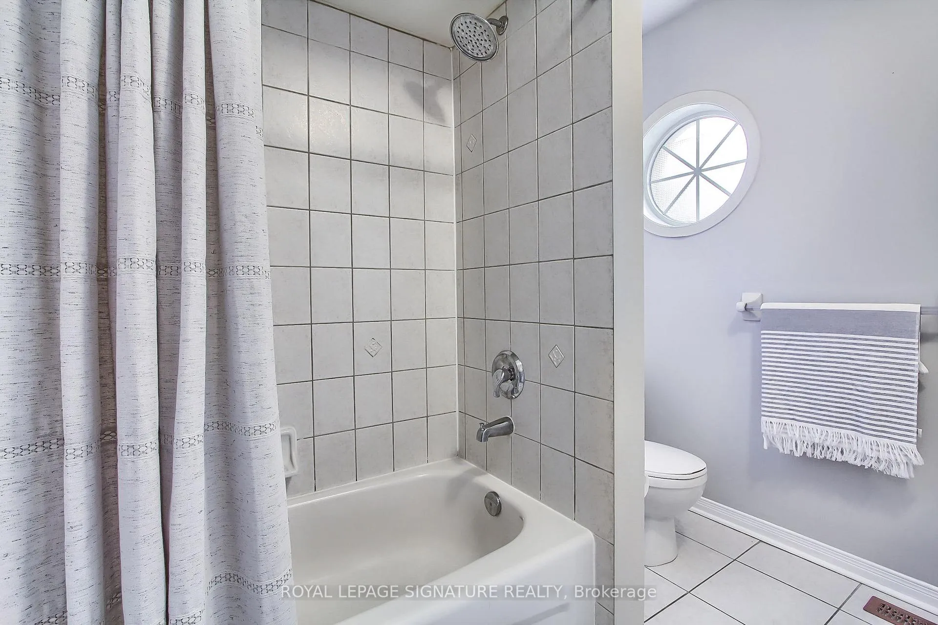 Photo 27 of 131 Tara Crescent, Markham, Cedarwood — HOMEH