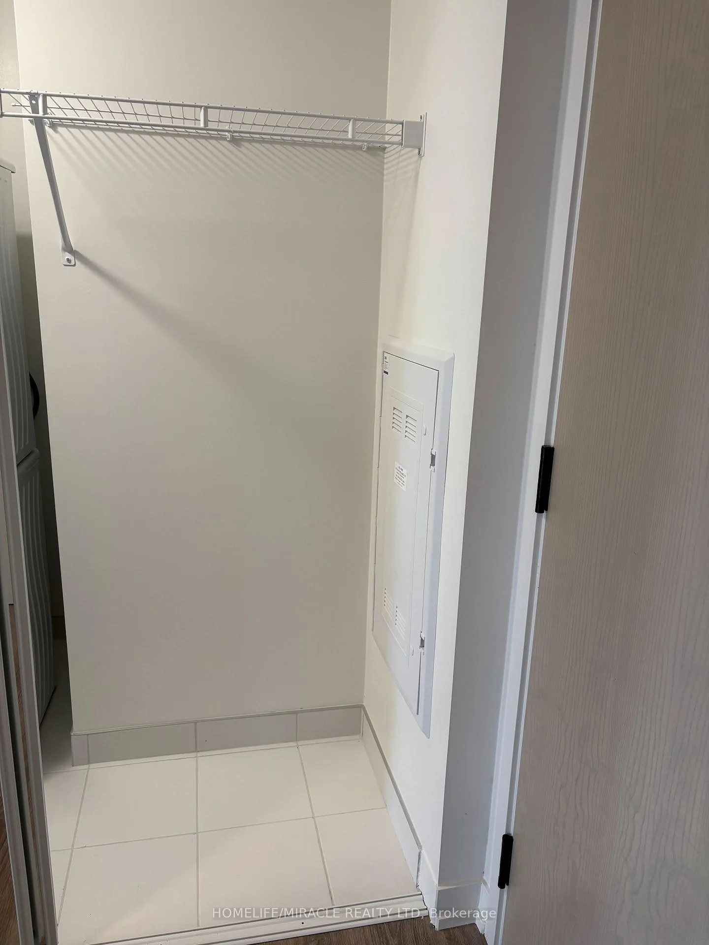 Photo 6 of Unit 3706, 195 Commerce Street, Vaughan, Vaughan Corporate Centre — HOMEH
