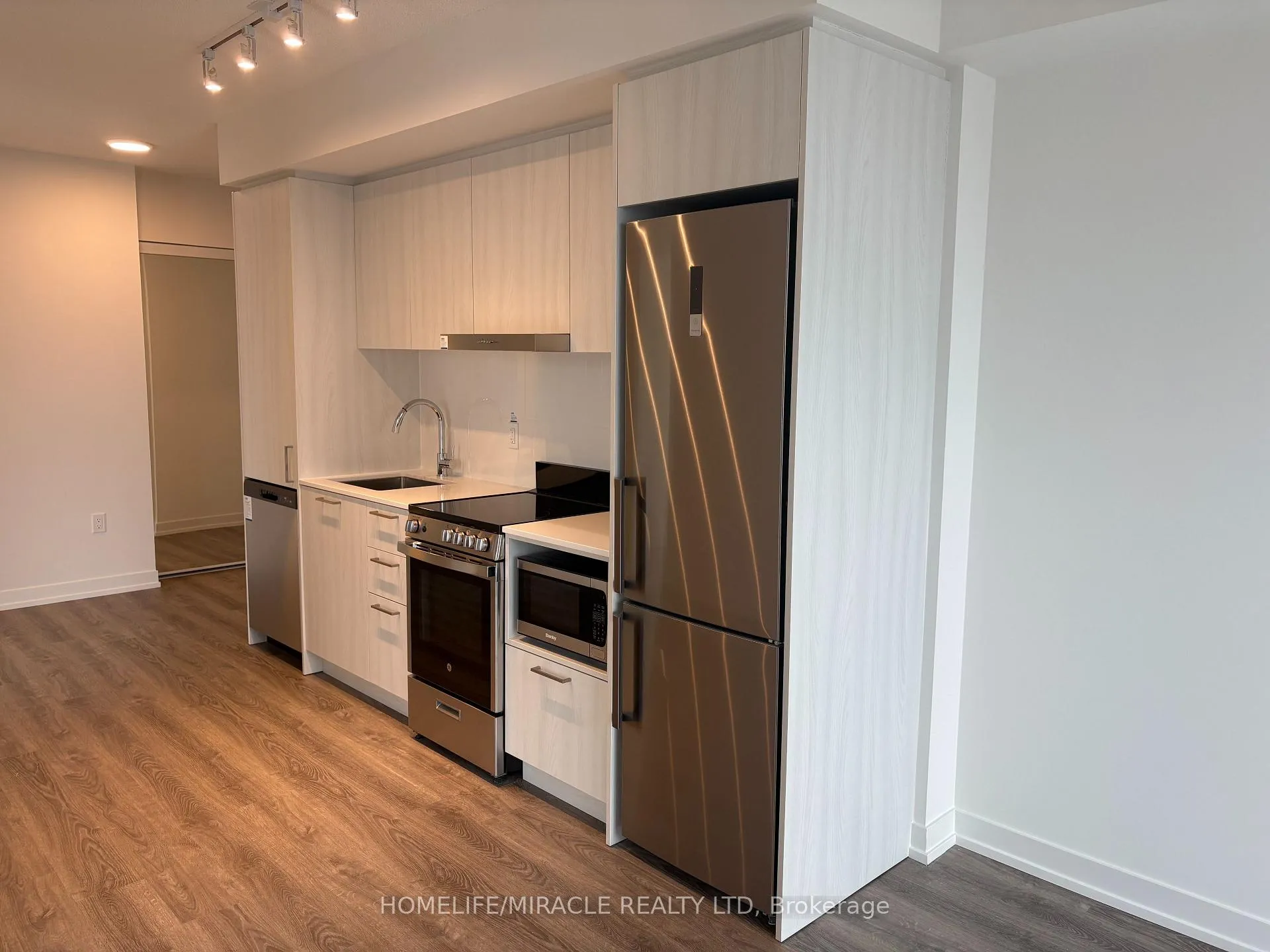 Photo 12 of Unit 3706, 195 Commerce Street, Vaughan, Vaughan Corporate Centre — HOMEH