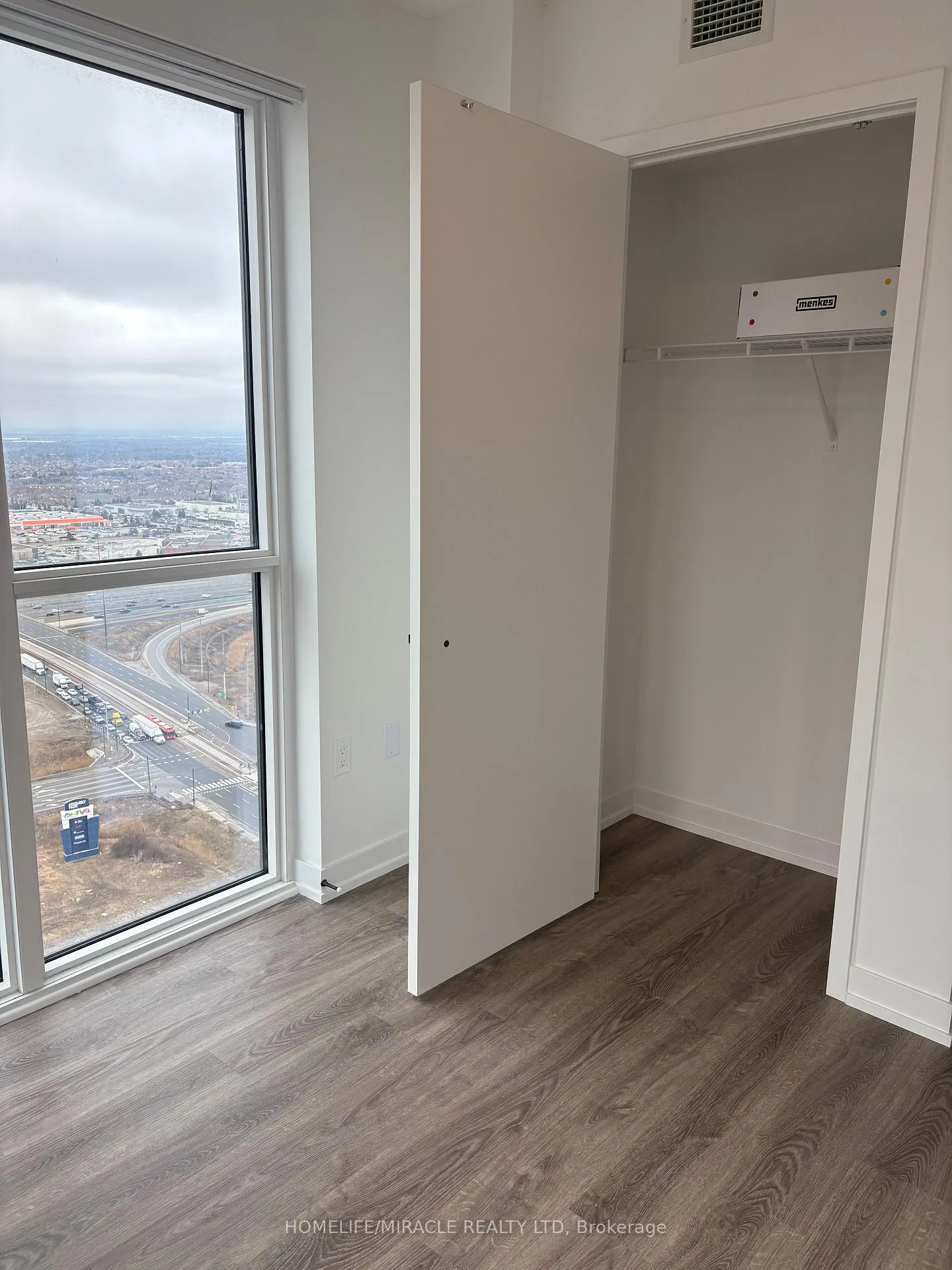 Photo 17 of Unit 3706, 195 Commerce Street, Vaughan, Vaughan Corporate Centre — HOMEH