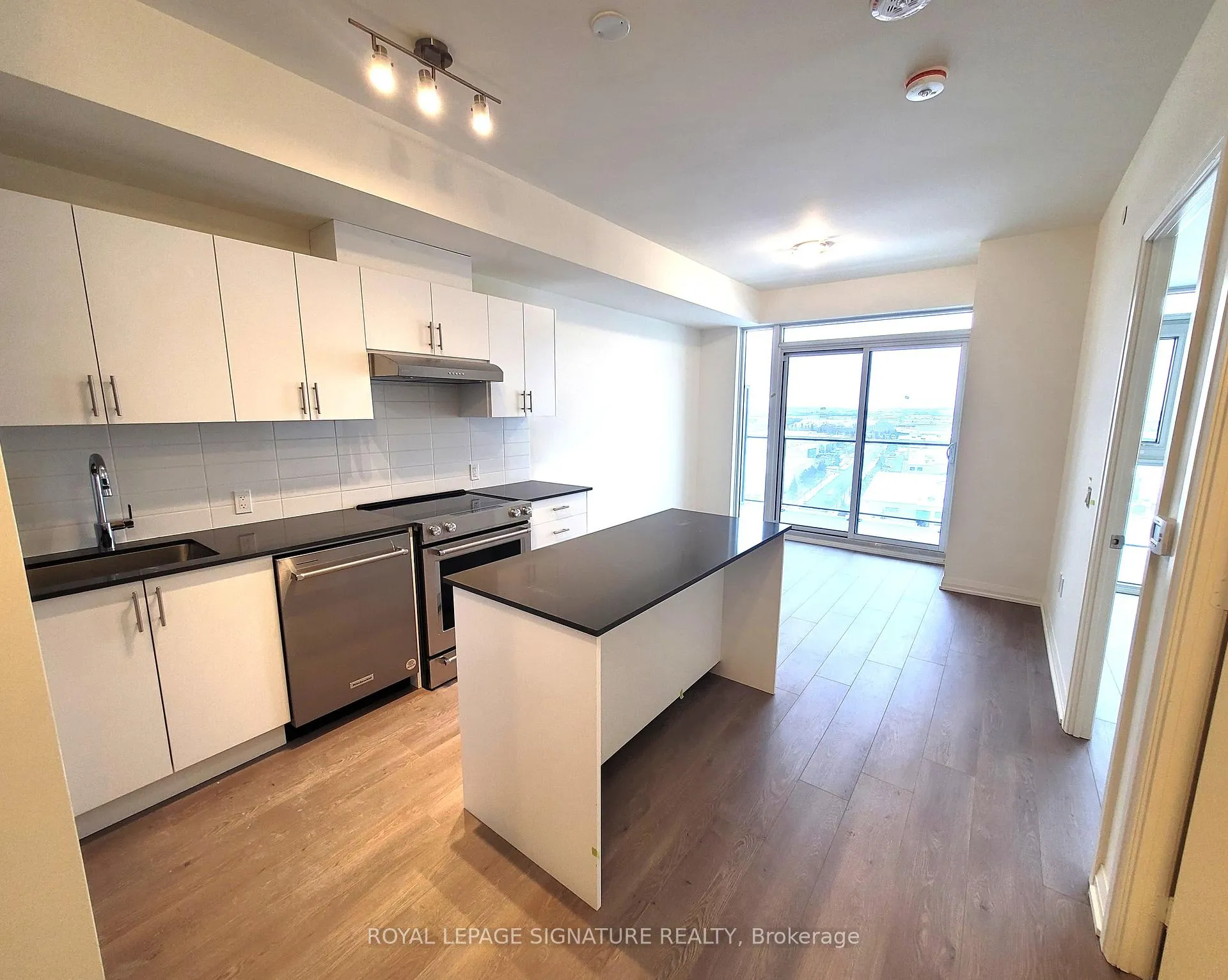 Photo 2 of Unit 1107, 8960 Jane Street, Vaughan, Concord — HOMEH
