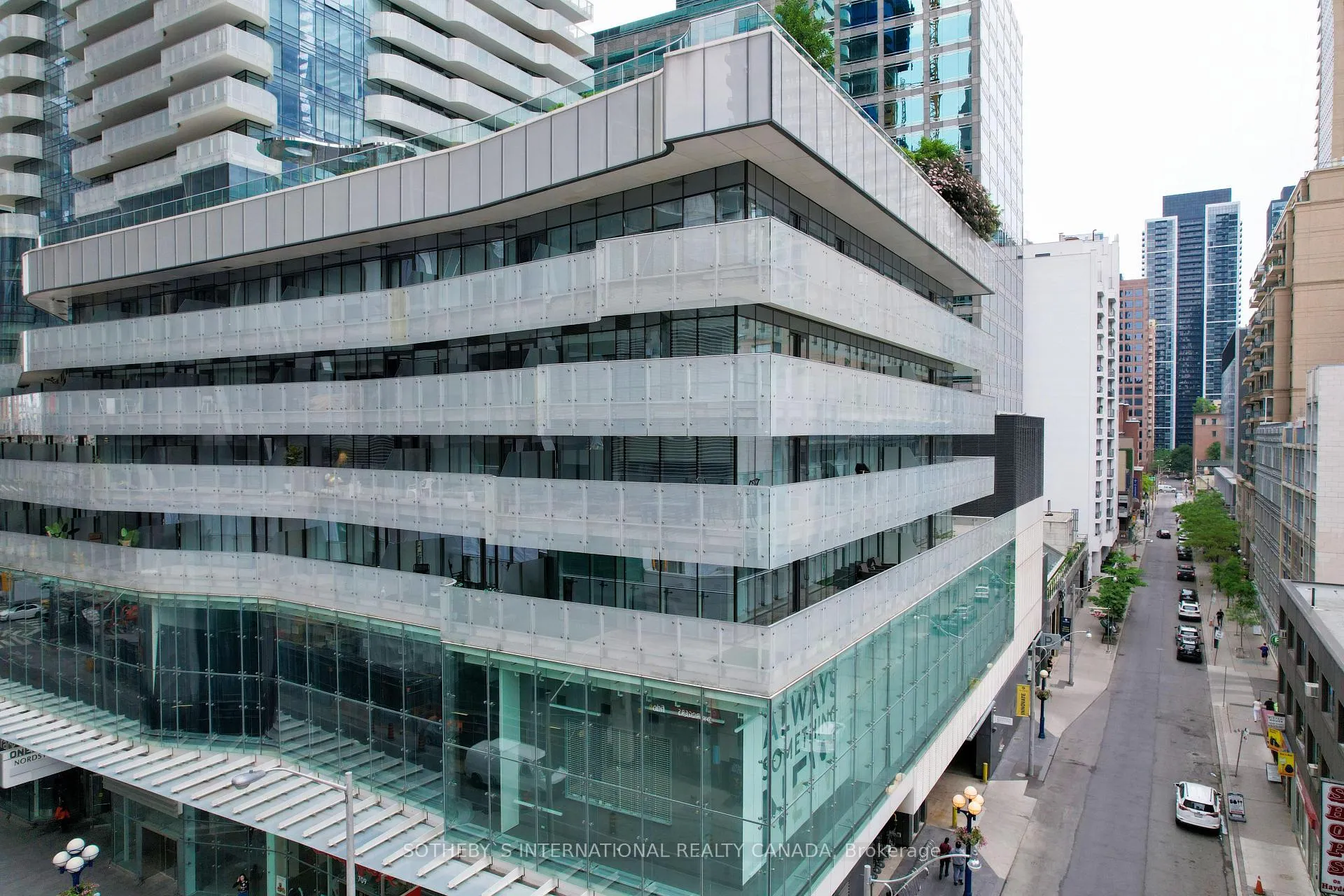 Photo 3 of Unit 310, 1 Bloor Street E, Toronto, Church-Yonge Corridor — HOMEH
