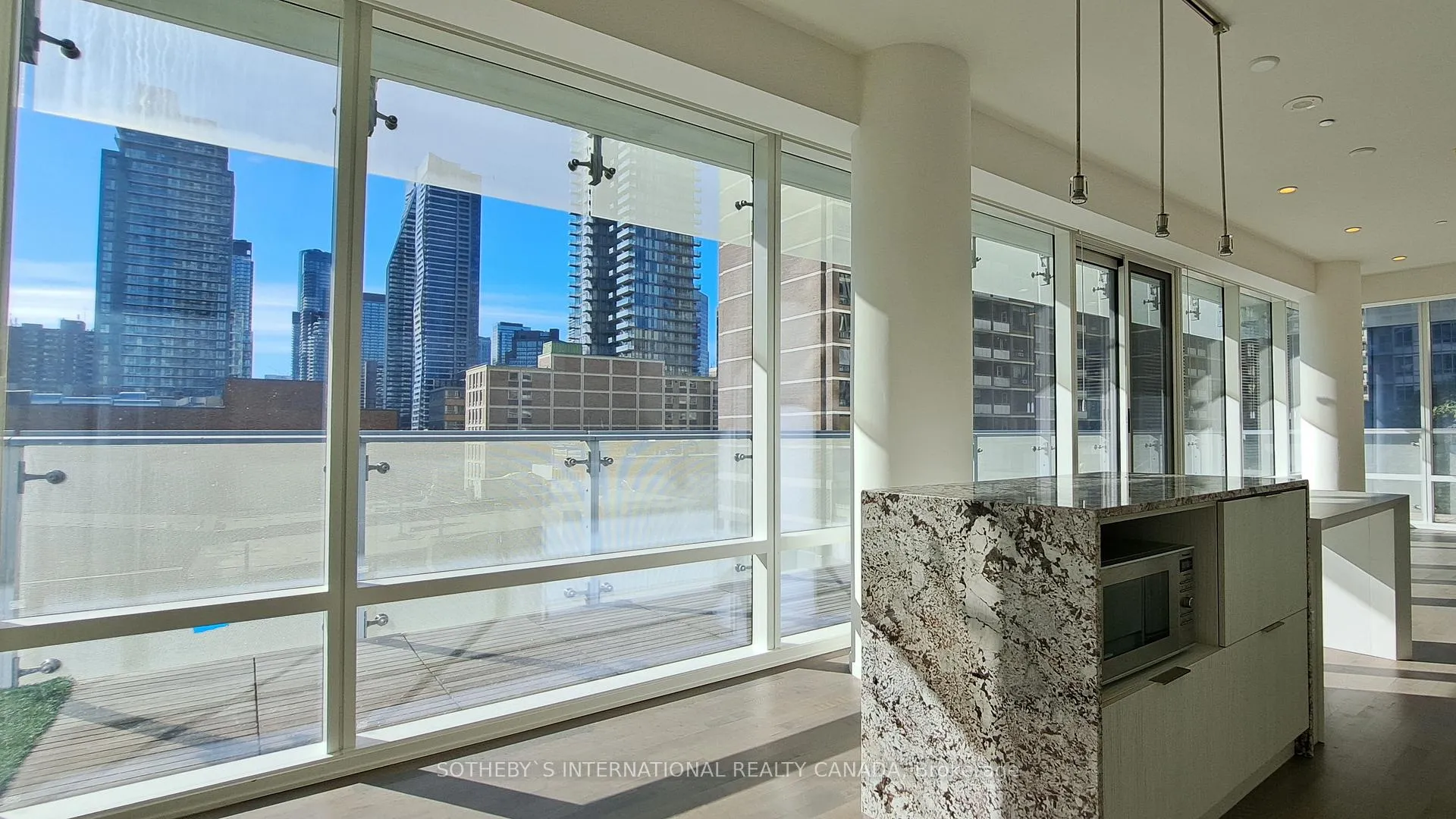 Photo 5 of Unit 310, 1 Bloor Street E, Toronto, Church-Yonge Corridor — HOMEH