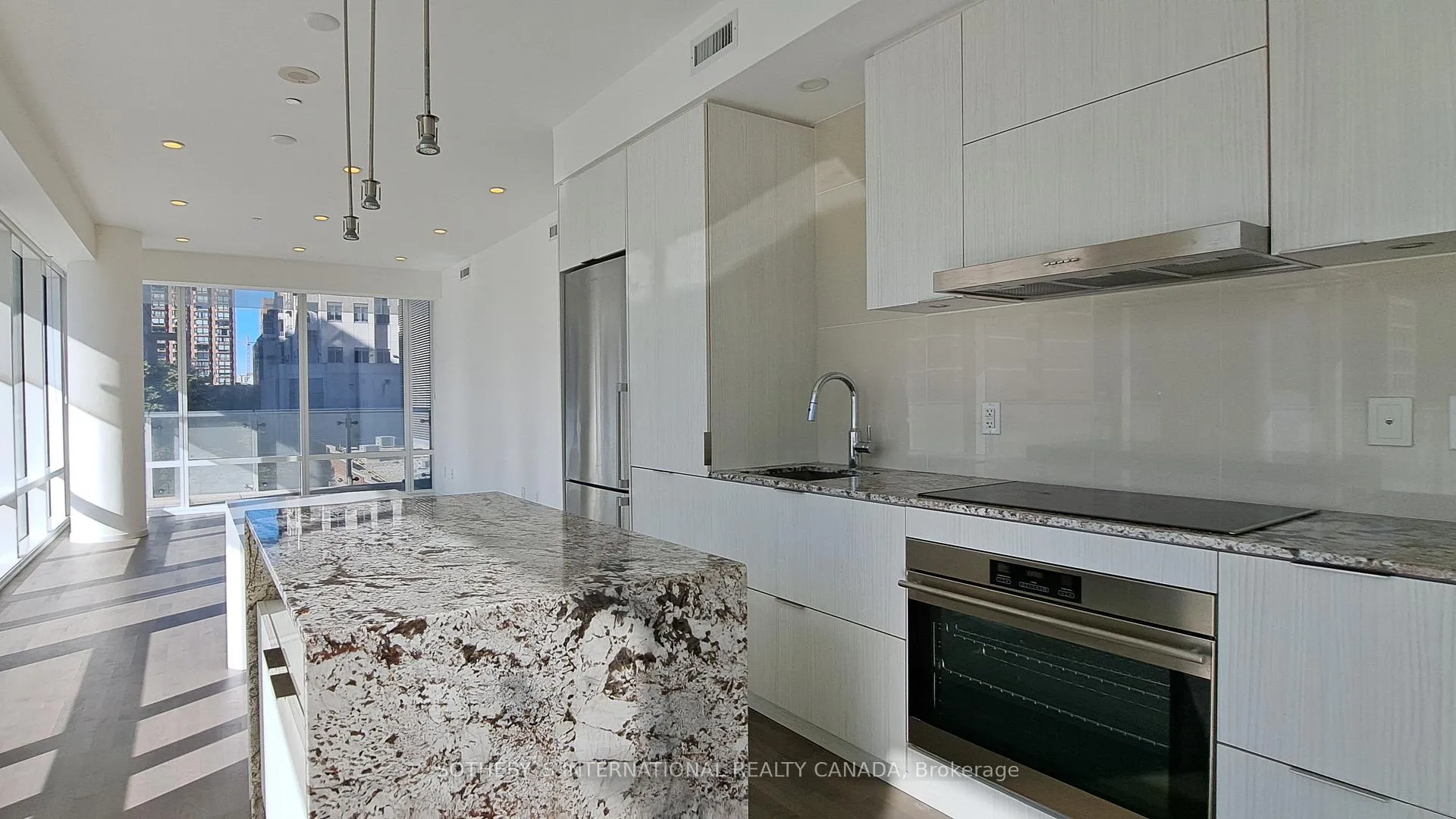 Photo 6 of Unit 310, 1 Bloor Street E, Toronto, Church-Yonge Corridor — HOMEH