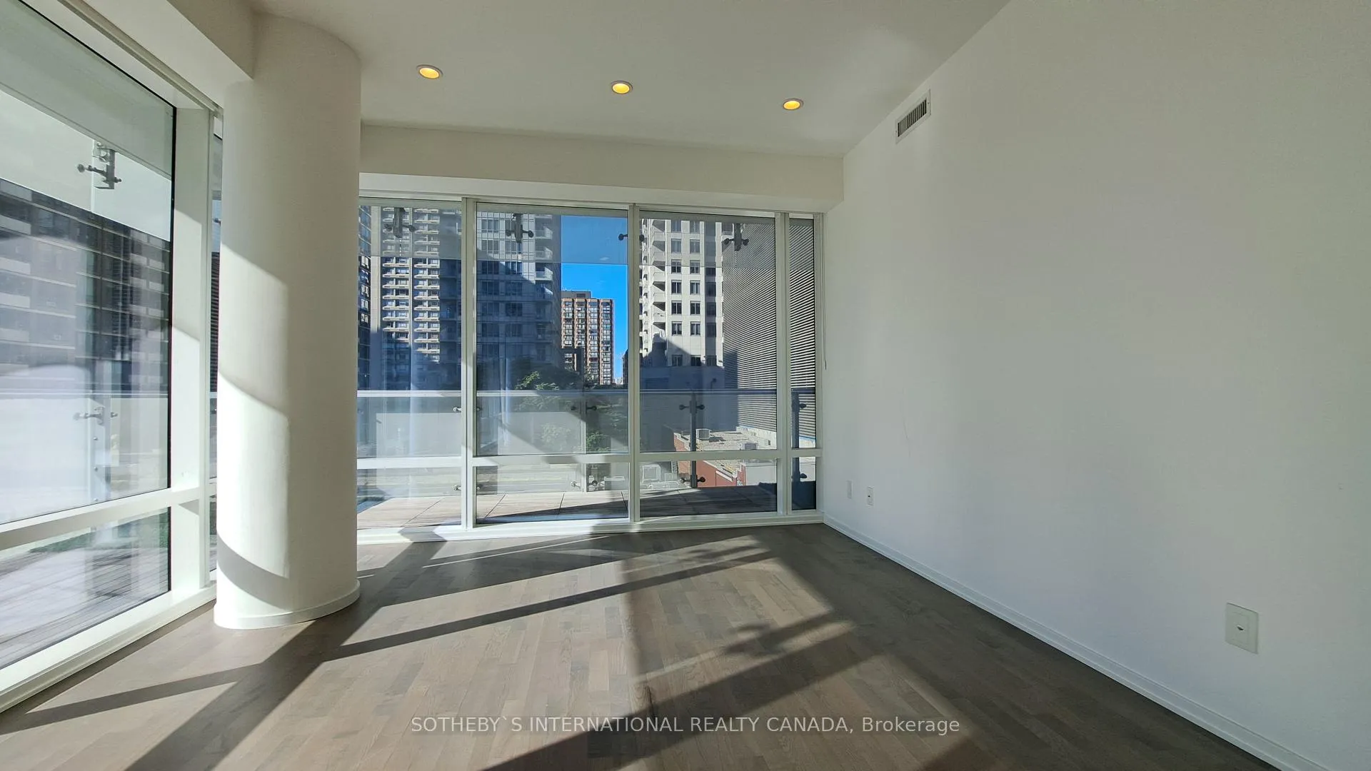 Photo 11 of Unit 310, 1 Bloor Street E, Toronto, Church-Yonge Corridor — HOMEH