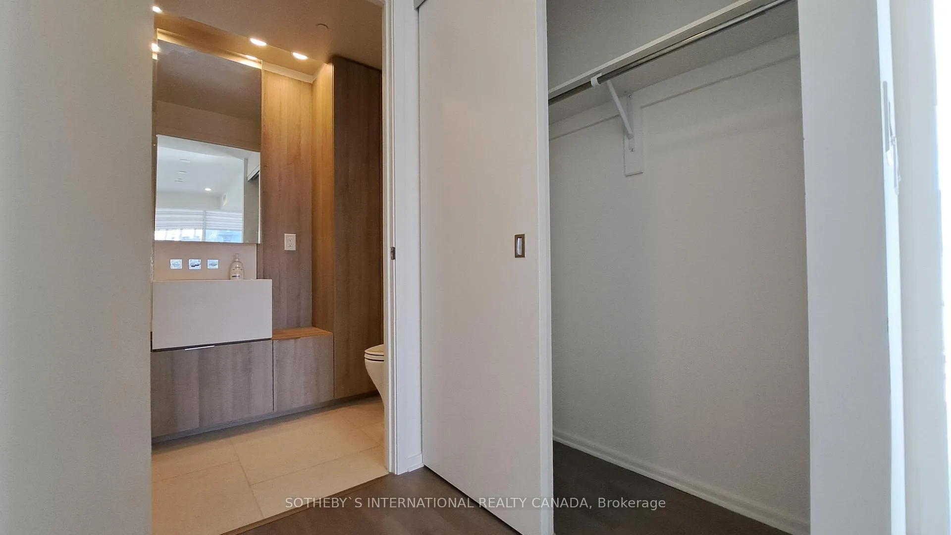 Photo 16 of Unit 310, 1 Bloor Street E, Toronto, Church-Yonge Corridor — HOMEH