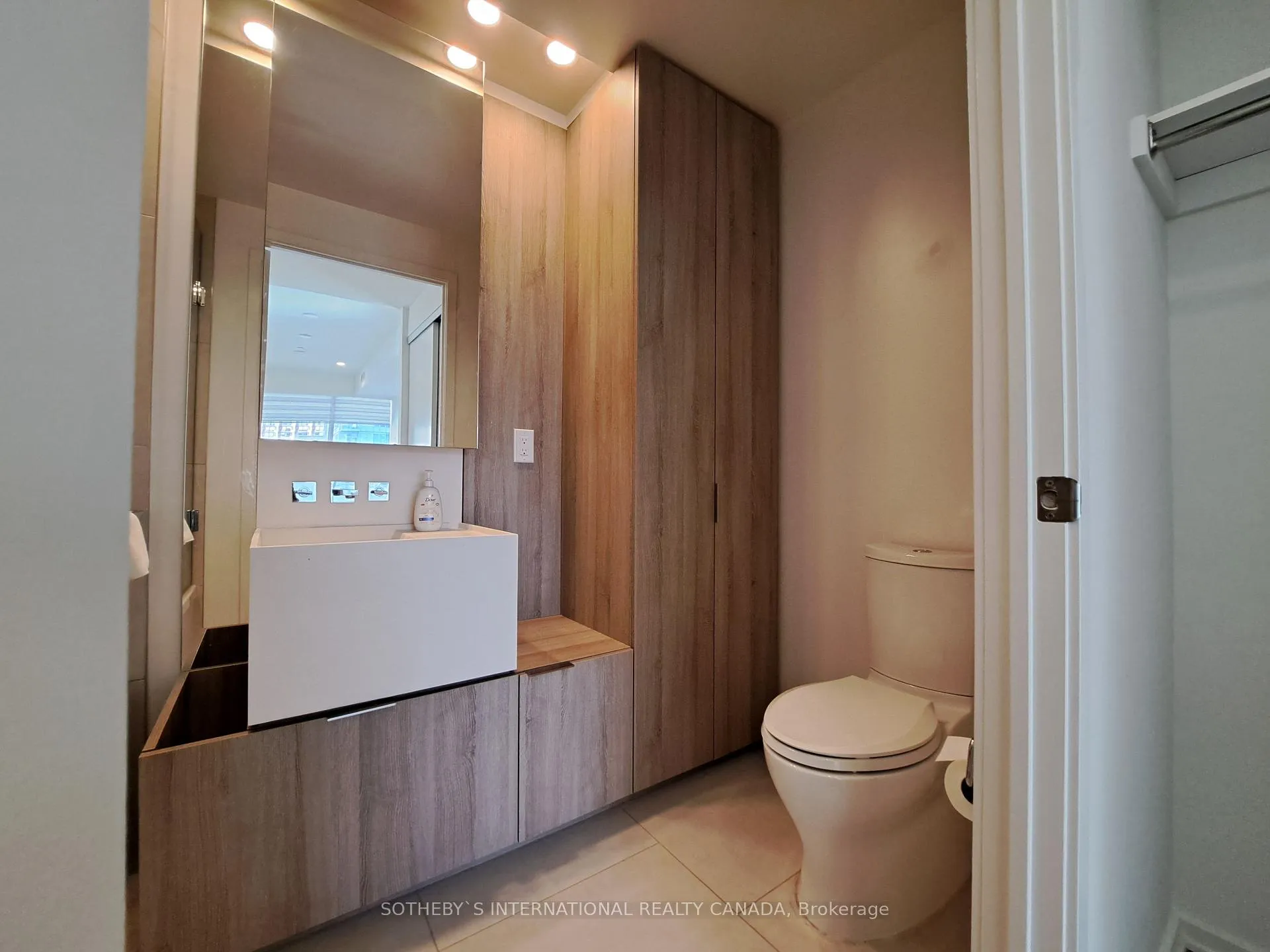 Photo 18 of Unit 310, 1 Bloor Street E, Toronto, Church-Yonge Corridor — HOMEH