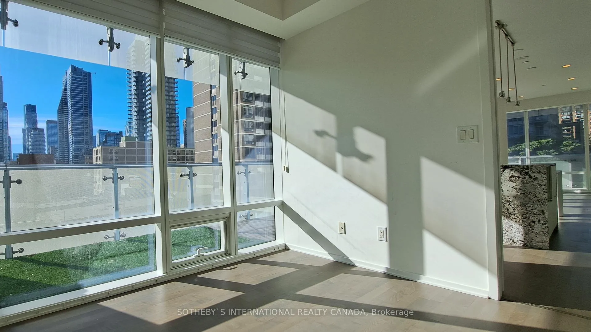 Photo 19 of Unit 310, 1 Bloor Street E, Toronto, Church-Yonge Corridor — HOMEH