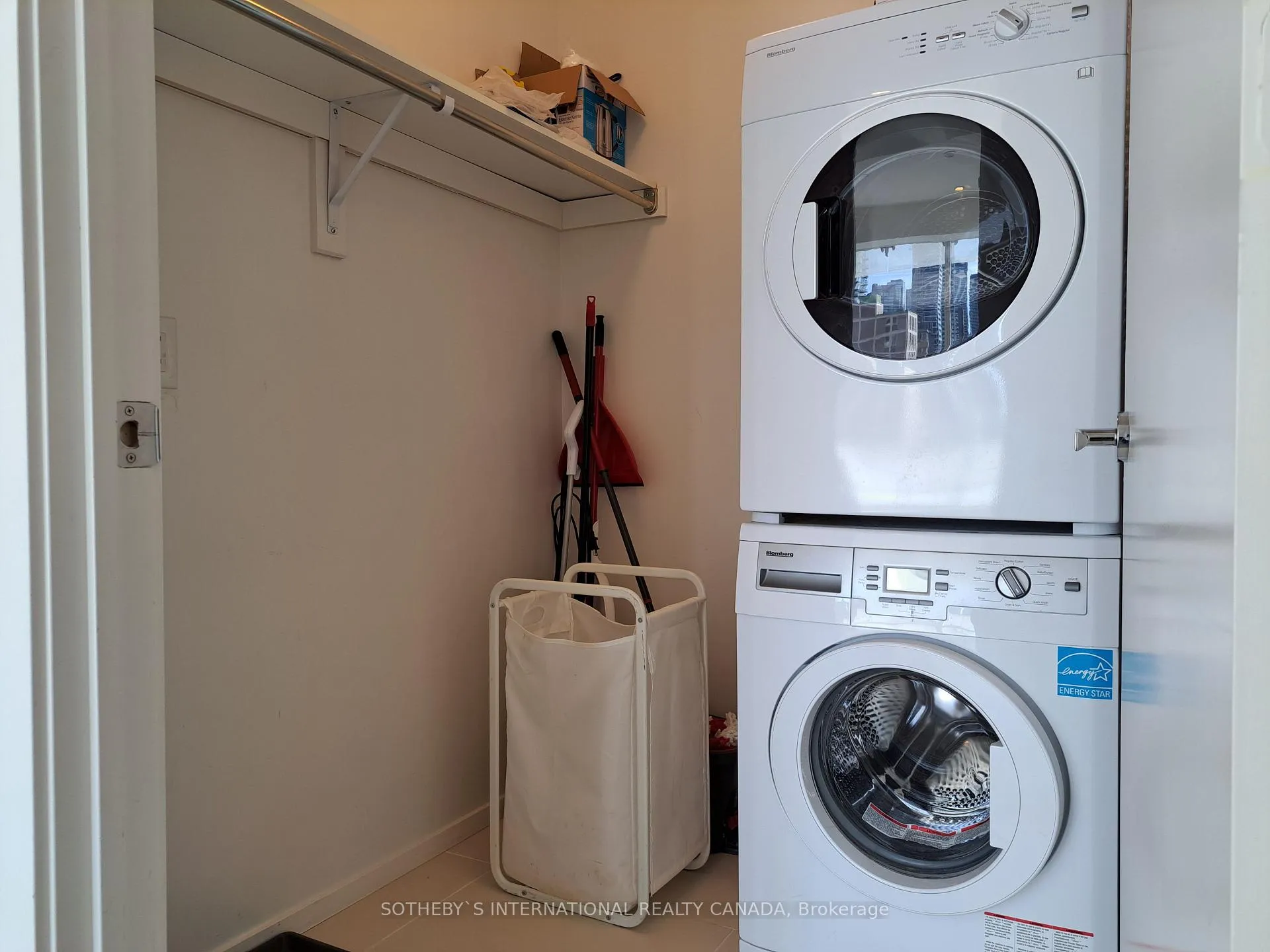 Photo 23 of Unit 310, 1 Bloor Street E, Toronto, Church-Yonge Corridor — HOMEH