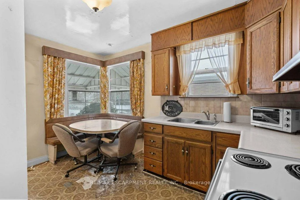 Photo 12 of 1A Cameron Avenue, Hamilton, Cootes Paradise — HOMEH