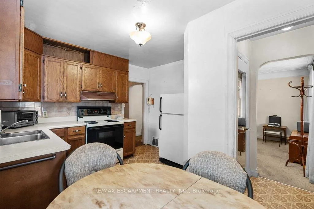 Photo 16 of 1A Cameron Avenue, Hamilton, Cootes Paradise — HOMEH