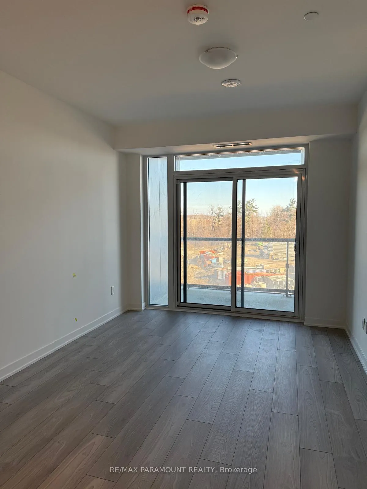 Photo 3 of Unit 409, 474 Caldari Road, Vaughan, Concord — HOMEH