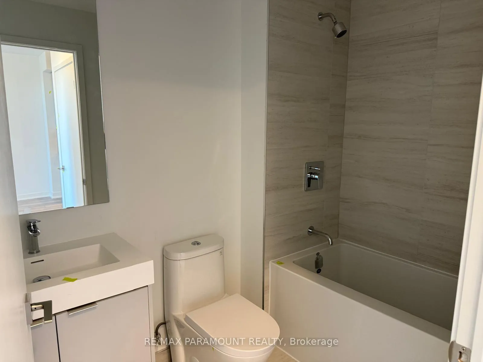 Photo 5 of Unit 409, 474 Caldari Road, Vaughan, Concord — HOMEH