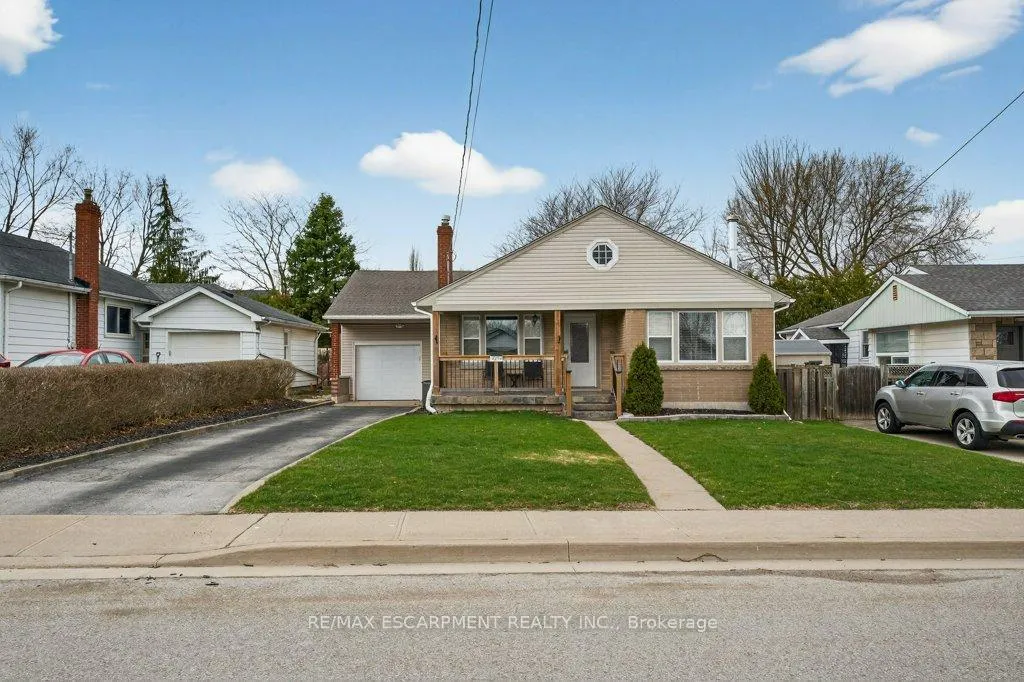 Photo 2 of 4254 Crescent Avenue, Lincoln, Beamsville — HOMEH