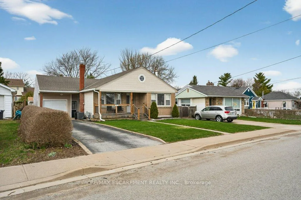 Photo 3 of 4254 Crescent Avenue, Lincoln, Beamsville — HOMEH