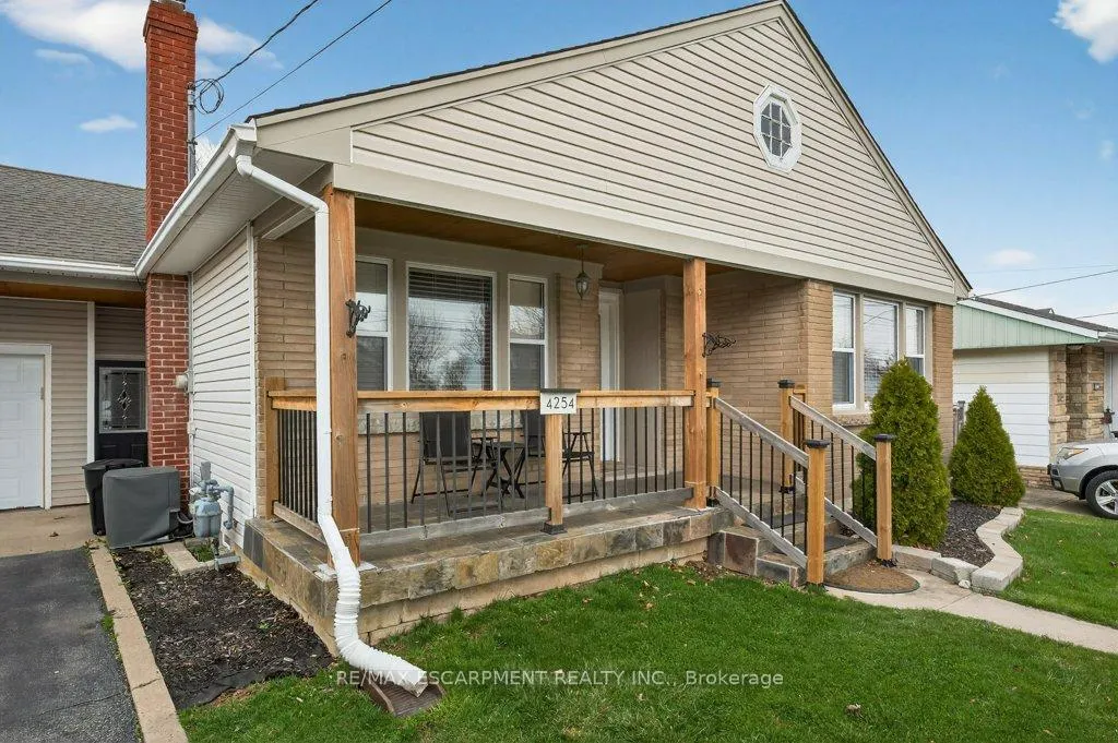 Photo 4 of 4254 Crescent Avenue, Lincoln, Beamsville — HOMEH