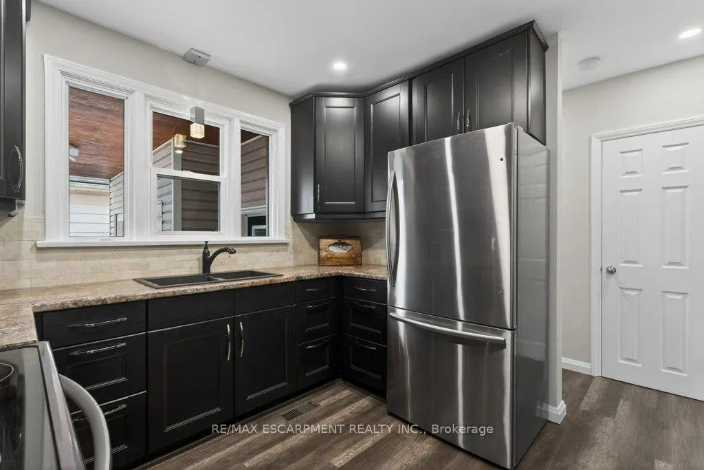 Photo 9 of 4254 Crescent Avenue, Lincoln, Beamsville — HOMEH