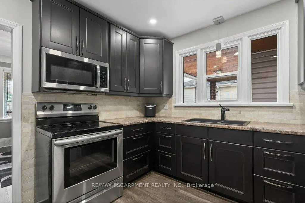 Photo 11 of 4254 Crescent Avenue, Lincoln, Beamsville — HOMEH