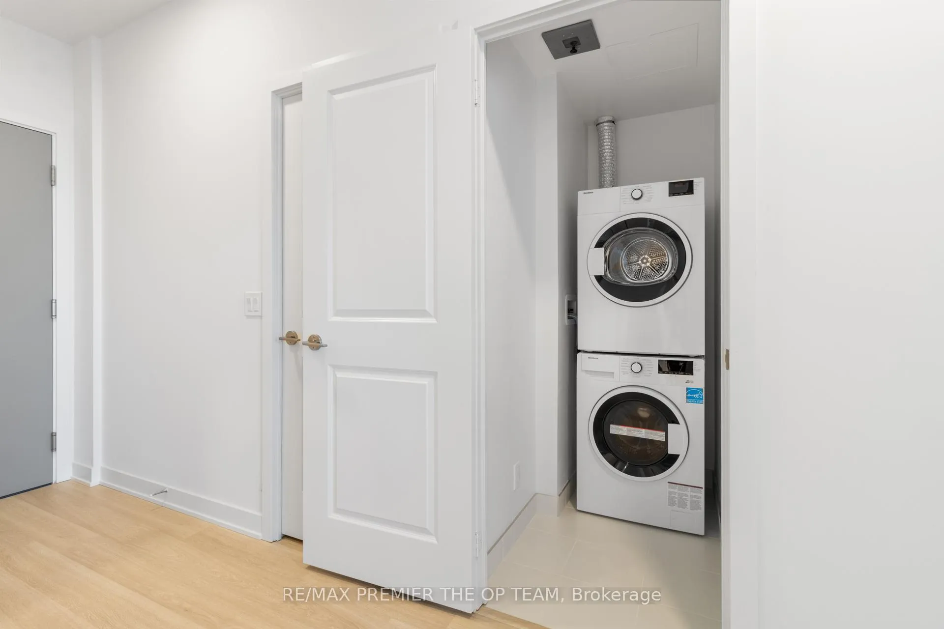 Photo 12 of Unit 224, 30 Upper Mall Way, Vaughan, Brownridge — HOMEH