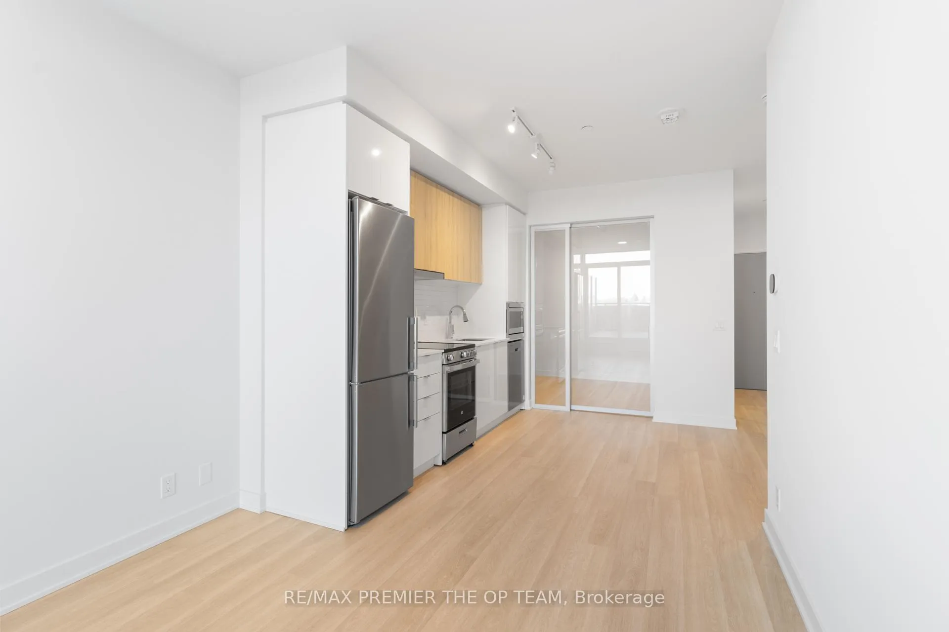 Photo 19 of Unit 224, 30 Upper Mall Way, Vaughan, Brownridge — HOMEH