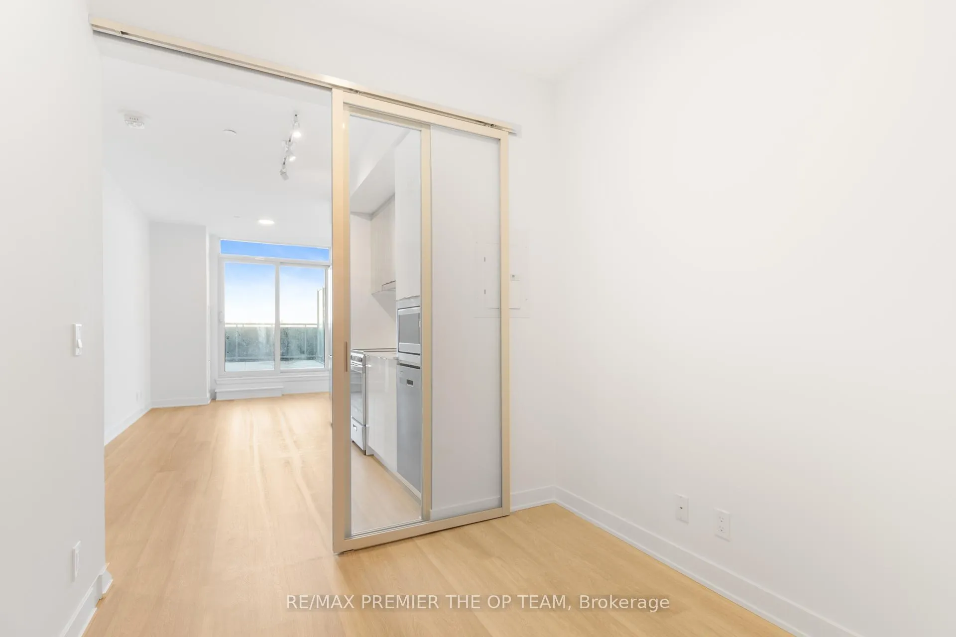 Photo 22 of Unit 224, 30 Upper Mall Way, Vaughan, Brownridge — HOMEH