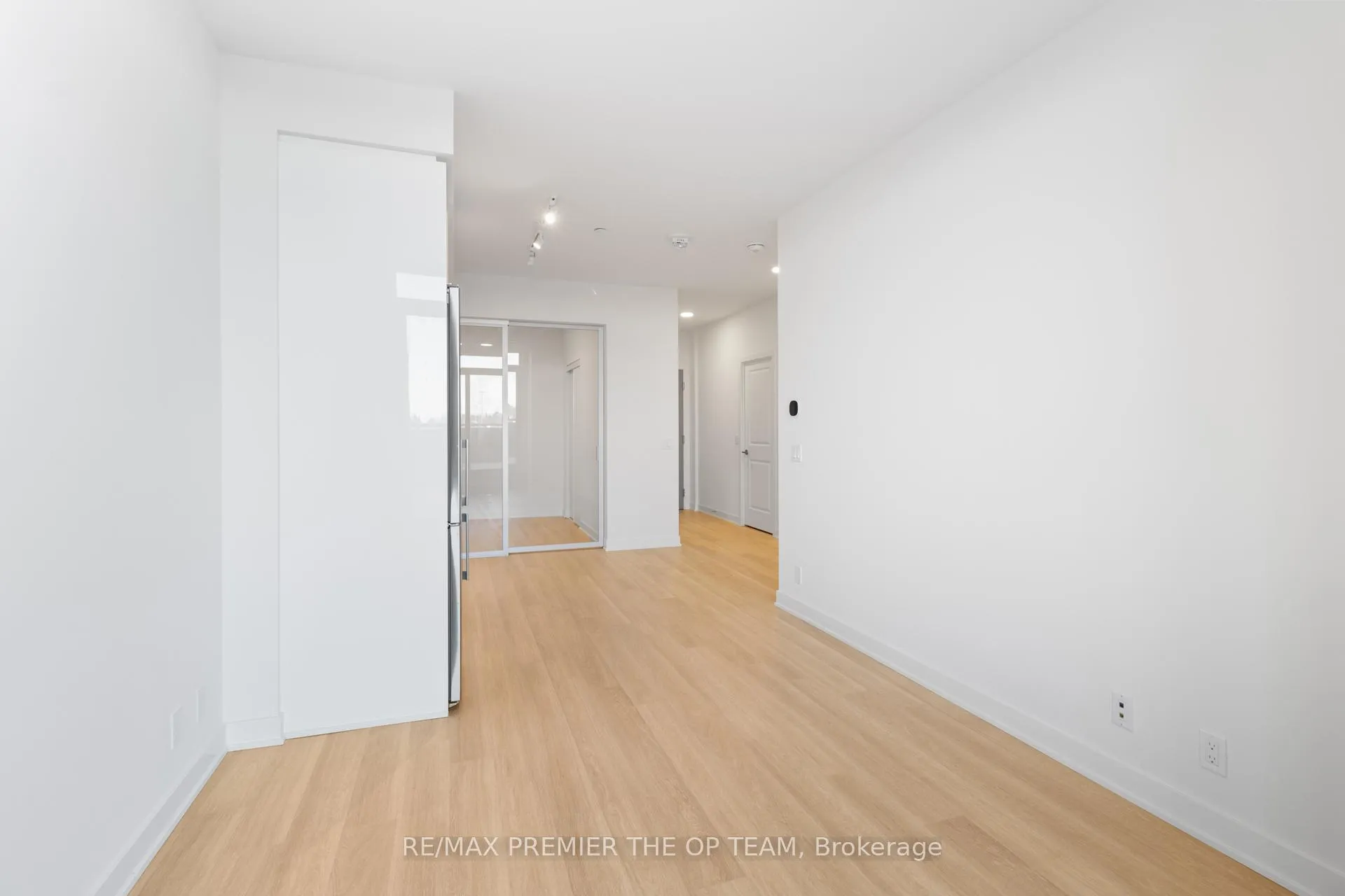 Photo 23 of Unit 224, 30 Upper Mall Way, Vaughan, Brownridge — HOMEH