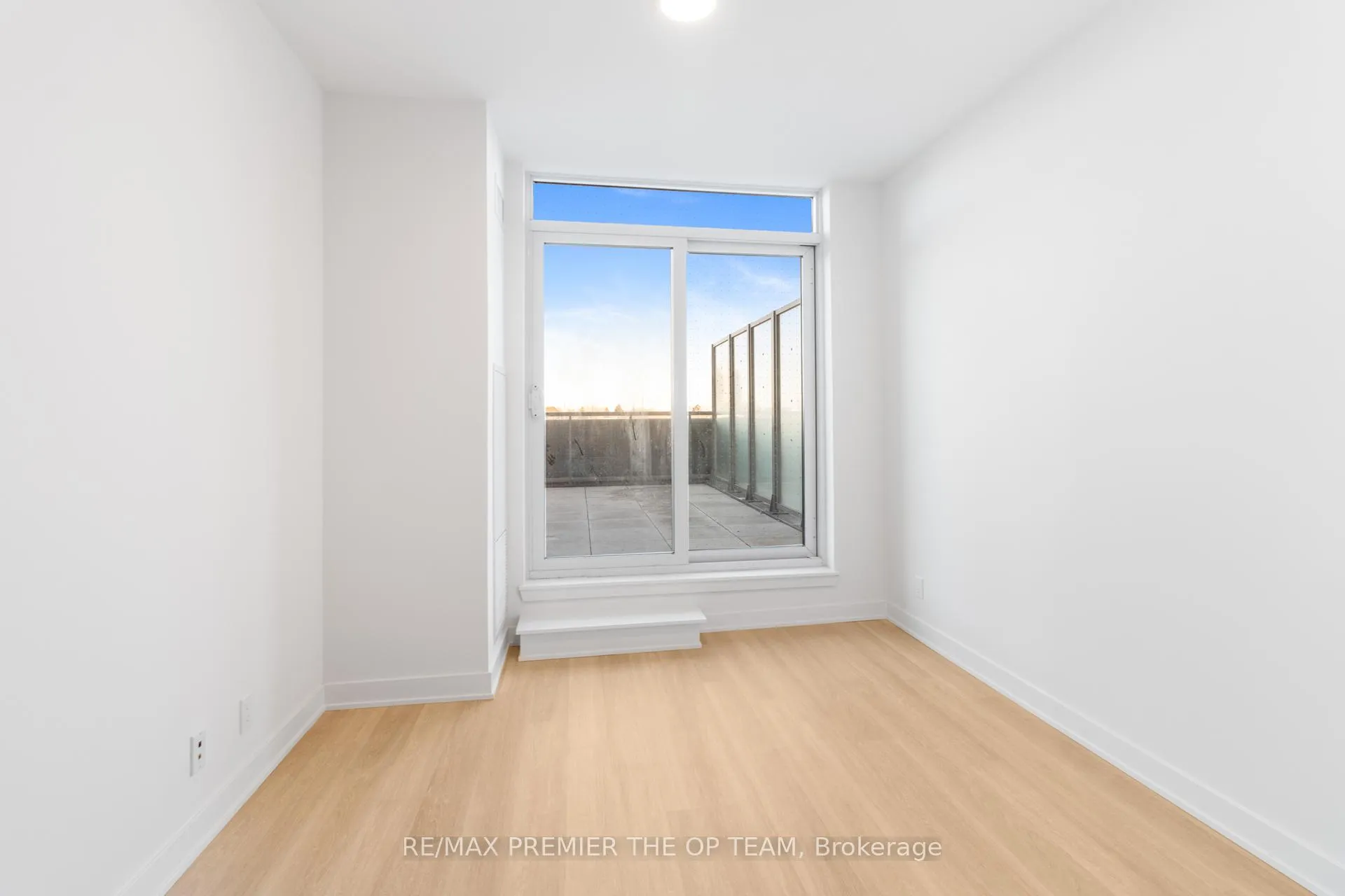 Photo 25 of Unit 224, 30 Upper Mall Way, Vaughan, Brownridge — HOMEH