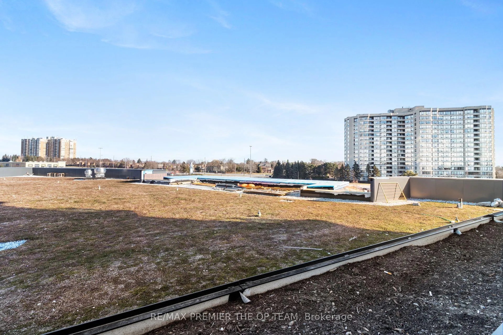 Photo 30 of Unit 224, 30 Upper Mall Way, Vaughan, Brownridge — HOMEH