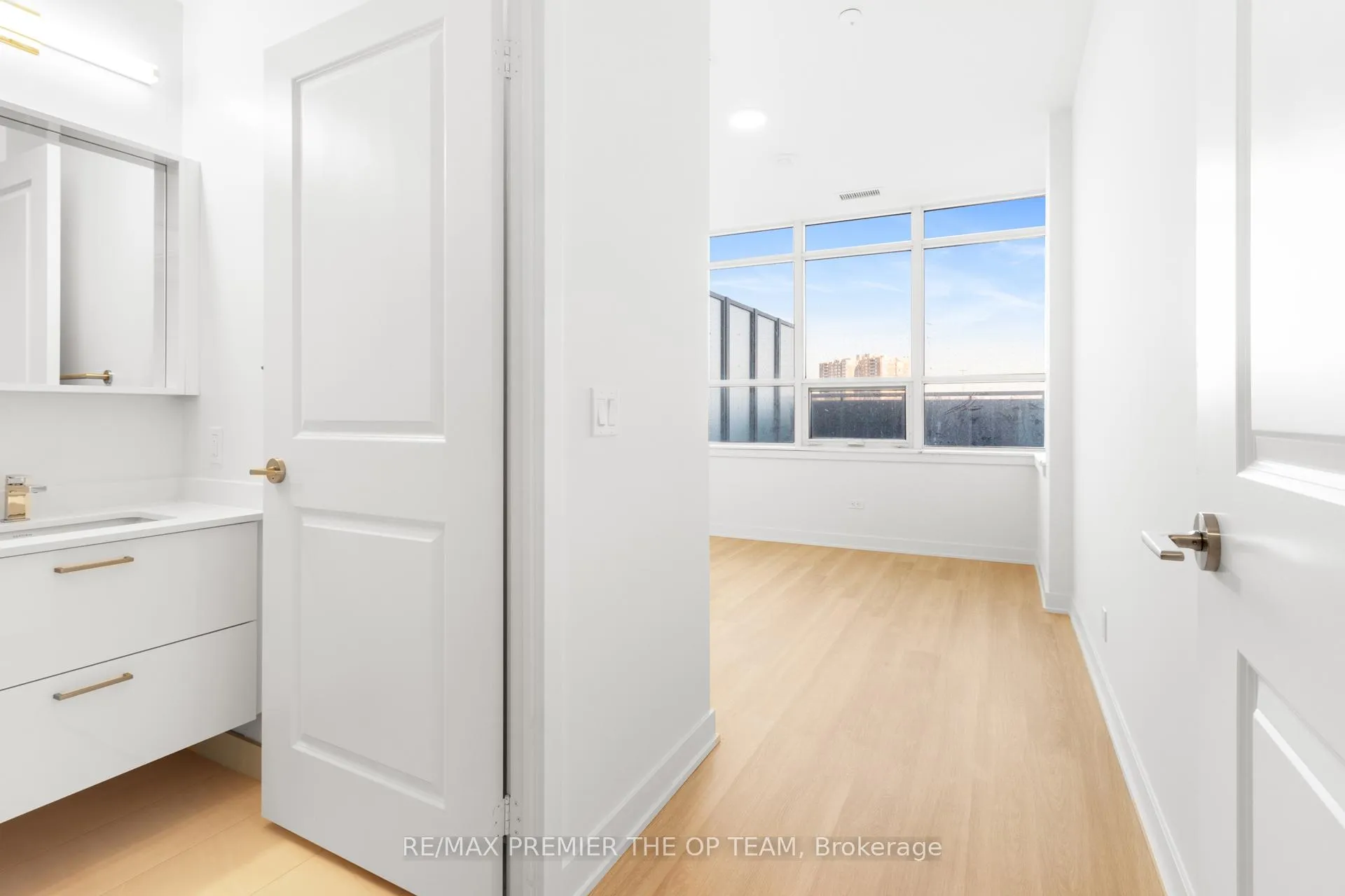 Photo 31 of Unit 224, 30 Upper Mall Way, Vaughan, Brownridge — HOMEH