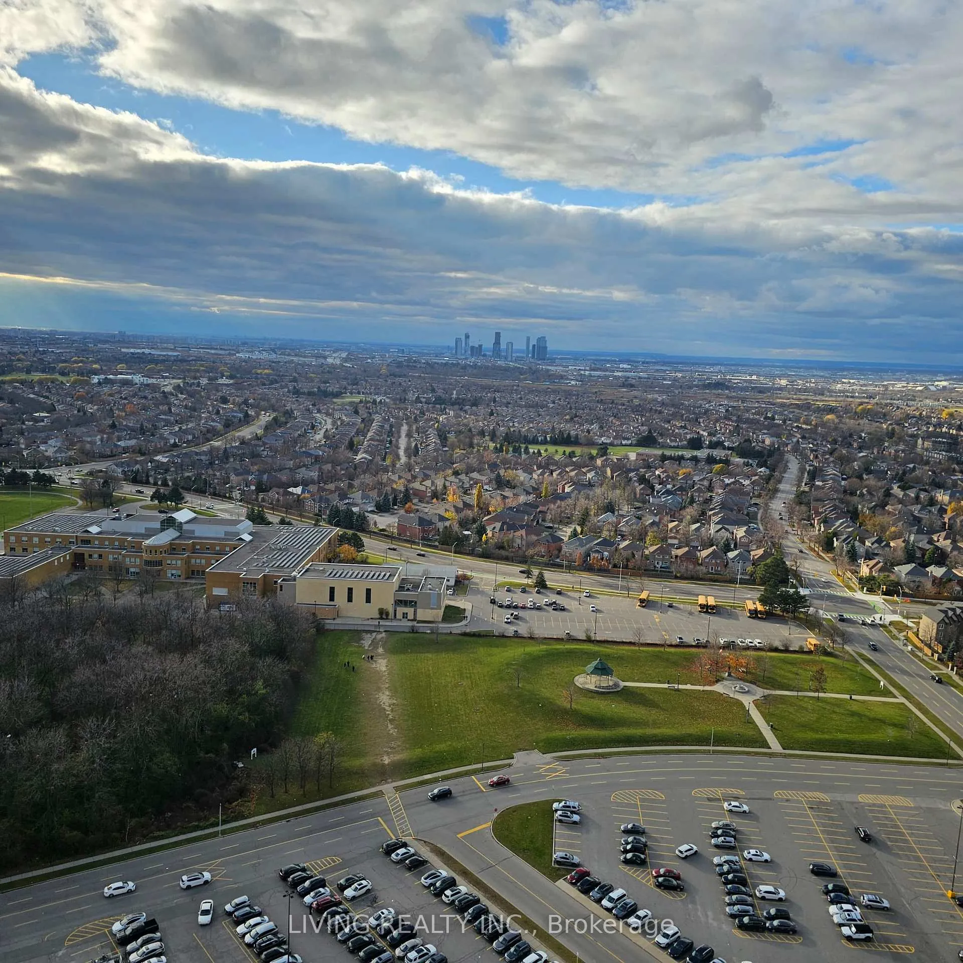 Photo 11 of Unit 2903, 50 Upper Mall Way, Vaughan, Brownridge — HOMEH