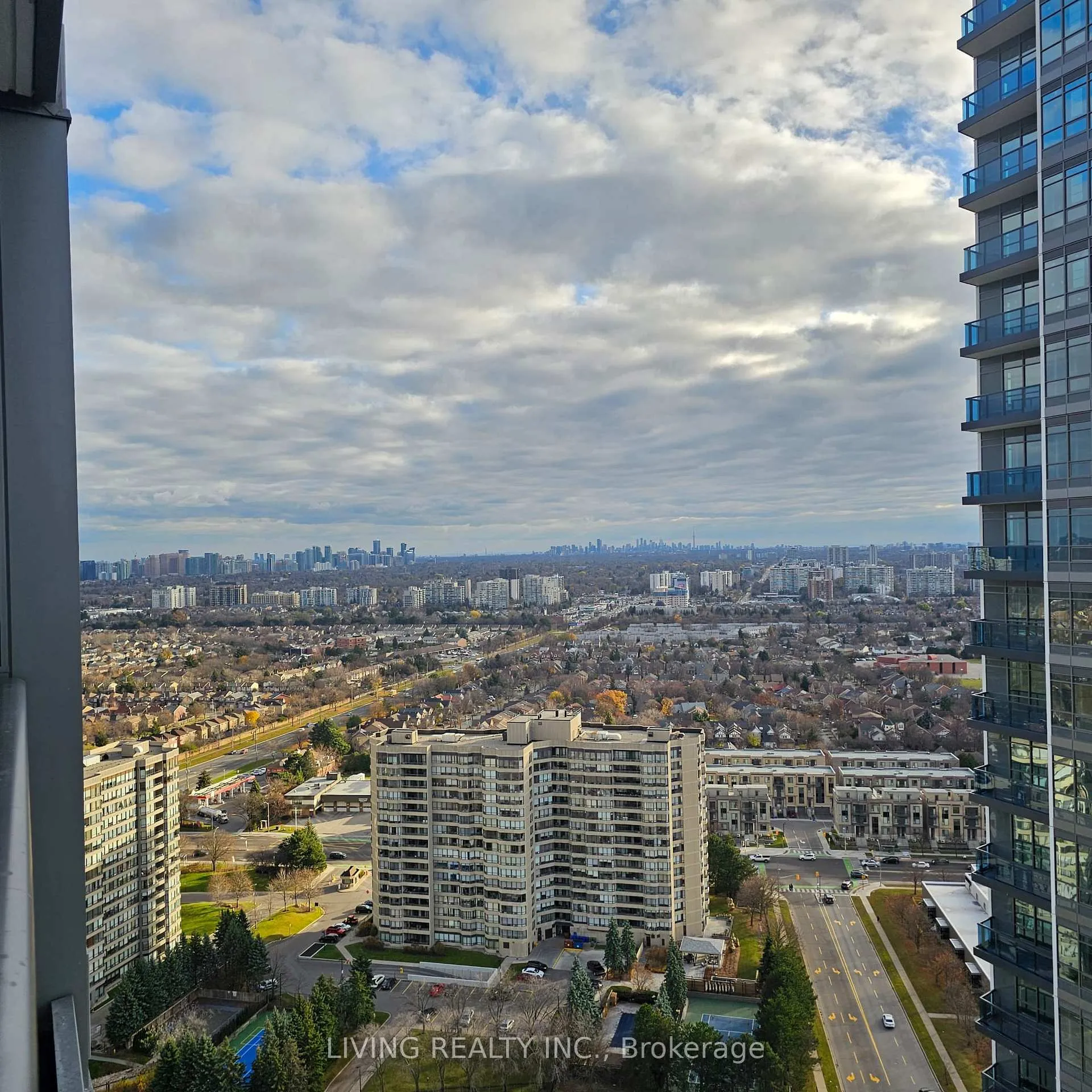 Photo 12 of Unit 2903, 50 Upper Mall Way, Vaughan, Brownridge — HOMEH