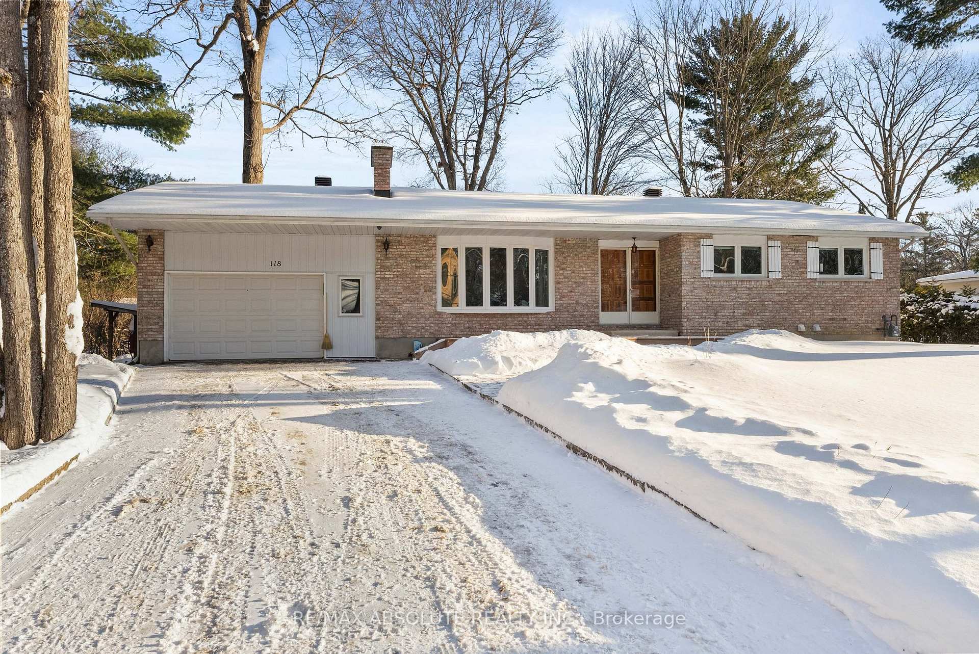 Photo 1 of 118 Resthaven Avenue, Ottawa, Constance Bay — HOMEH