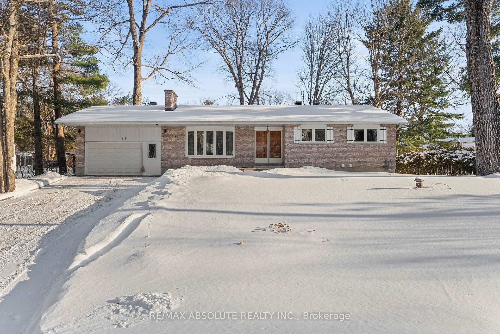 Photo 2 of 118 Resthaven Avenue, Ottawa, Constance Bay — HOMEH
