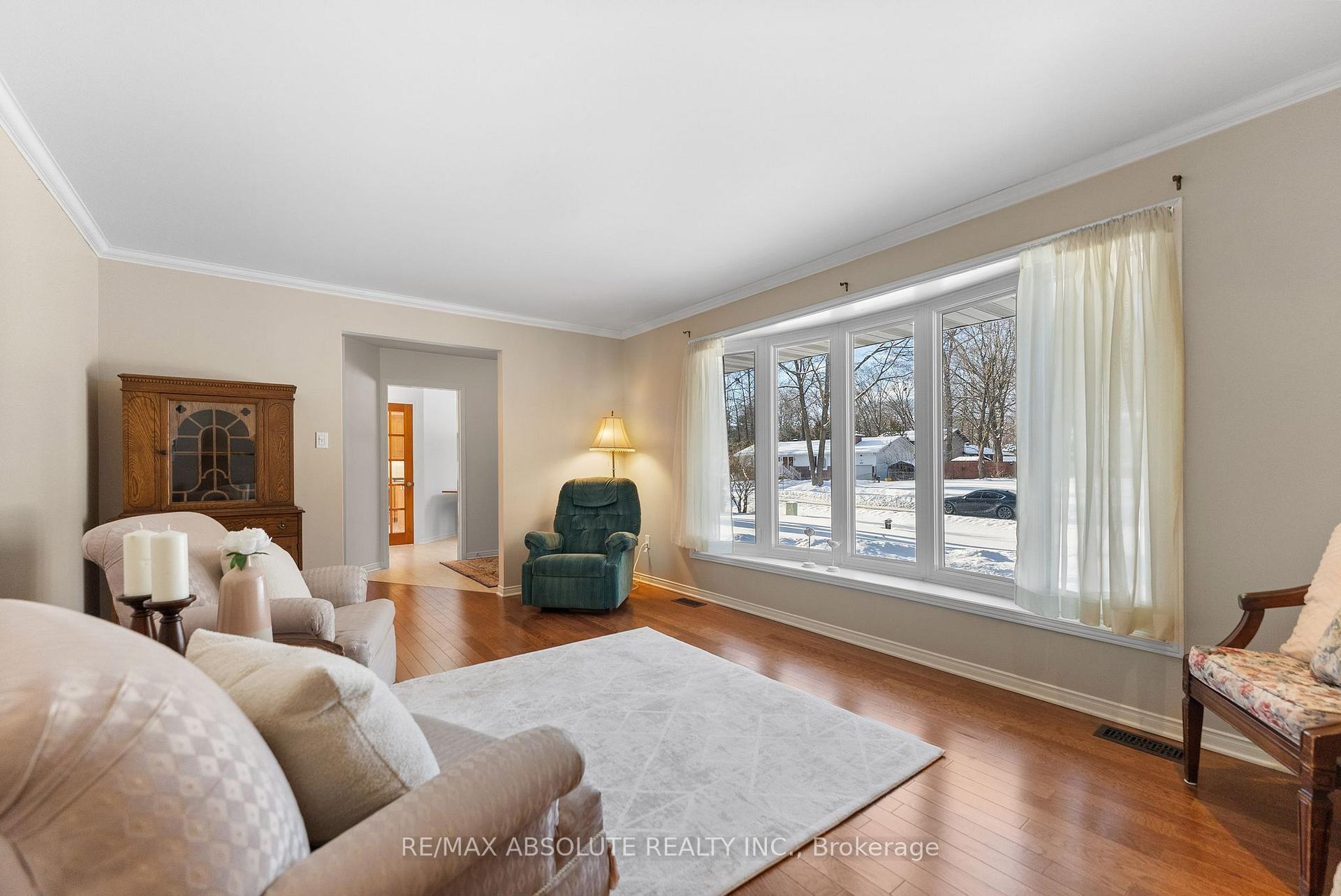 Photo 8 of 118 Resthaven Avenue, Ottawa, Constance Bay — HOMEH