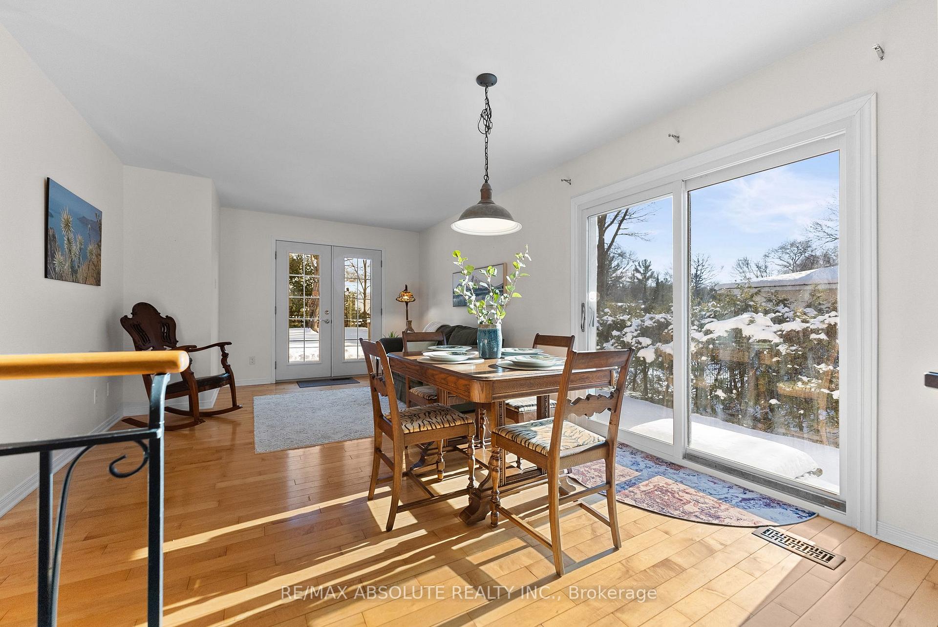 Photo 14 of 118 Resthaven Avenue, Ottawa, Constance Bay — HOMEH