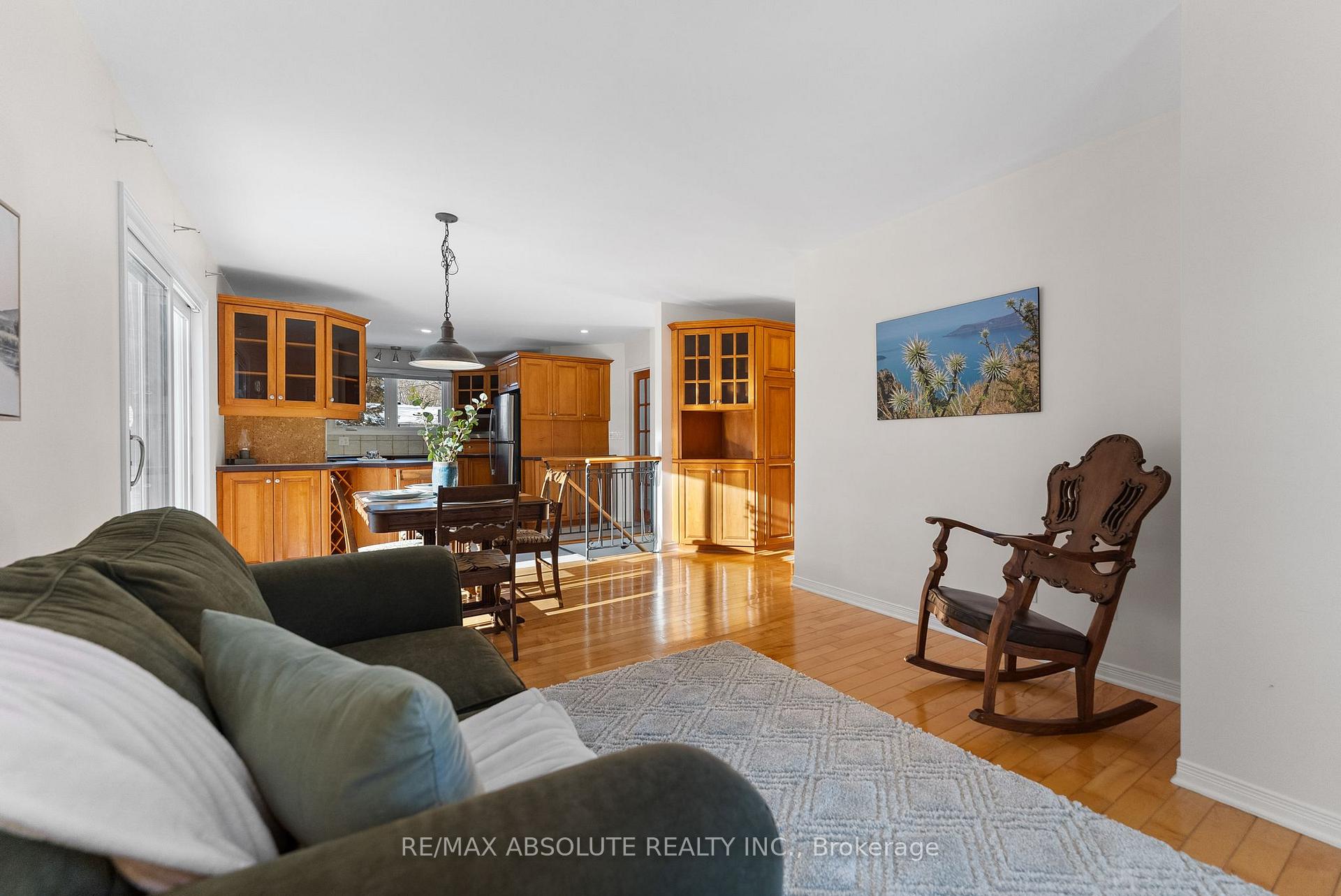 Photo 16 of 118 Resthaven Avenue, Ottawa, Constance Bay — HOMEH