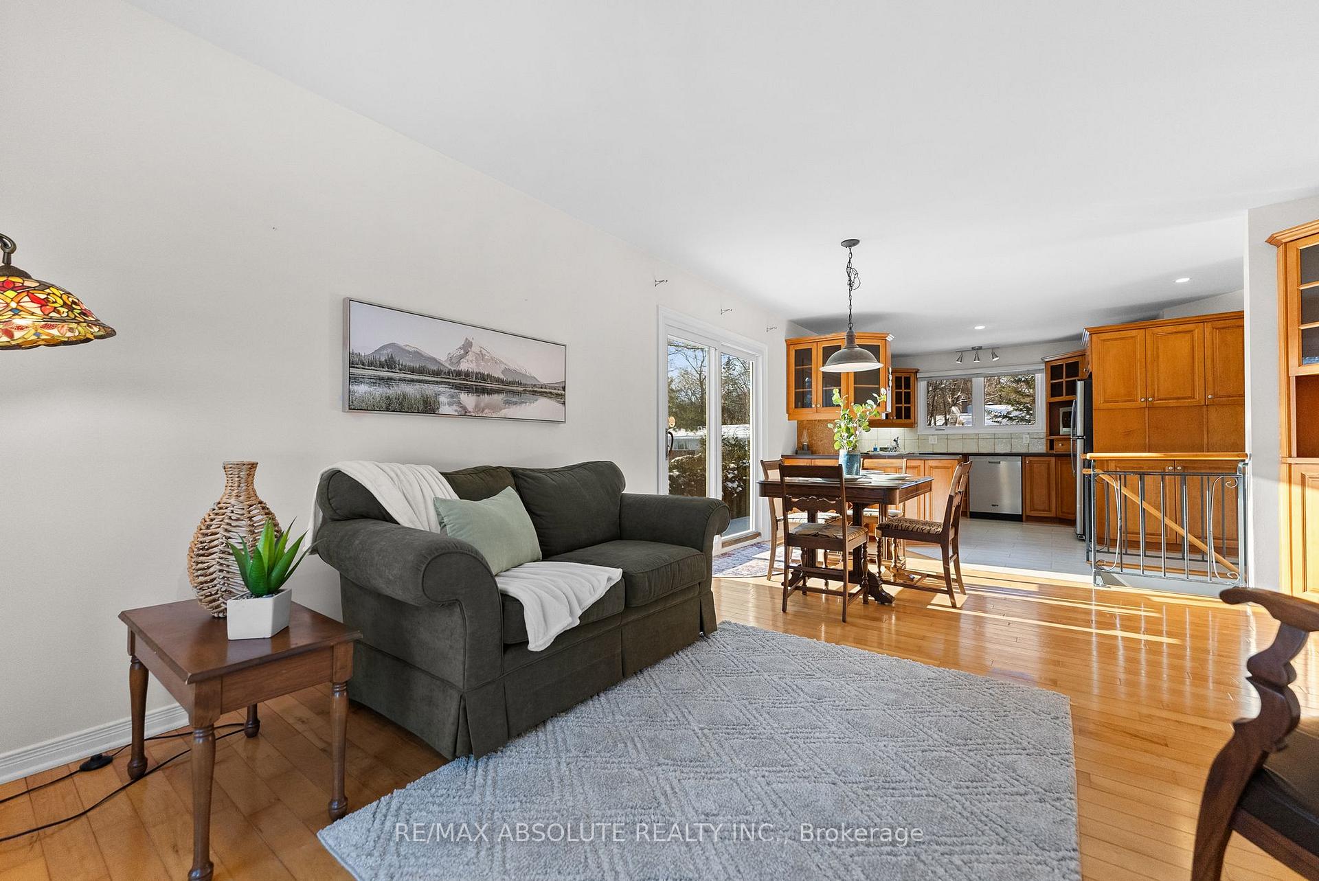 Photo 17 of 118 Resthaven Avenue, Ottawa, Constance Bay — HOMEH