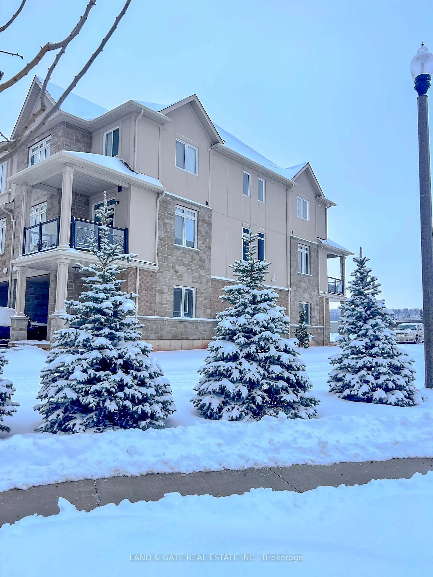 Photo 2 of Unit 11, 40 Zinfandel Drive W, Hamilton, Winona — HOMEH