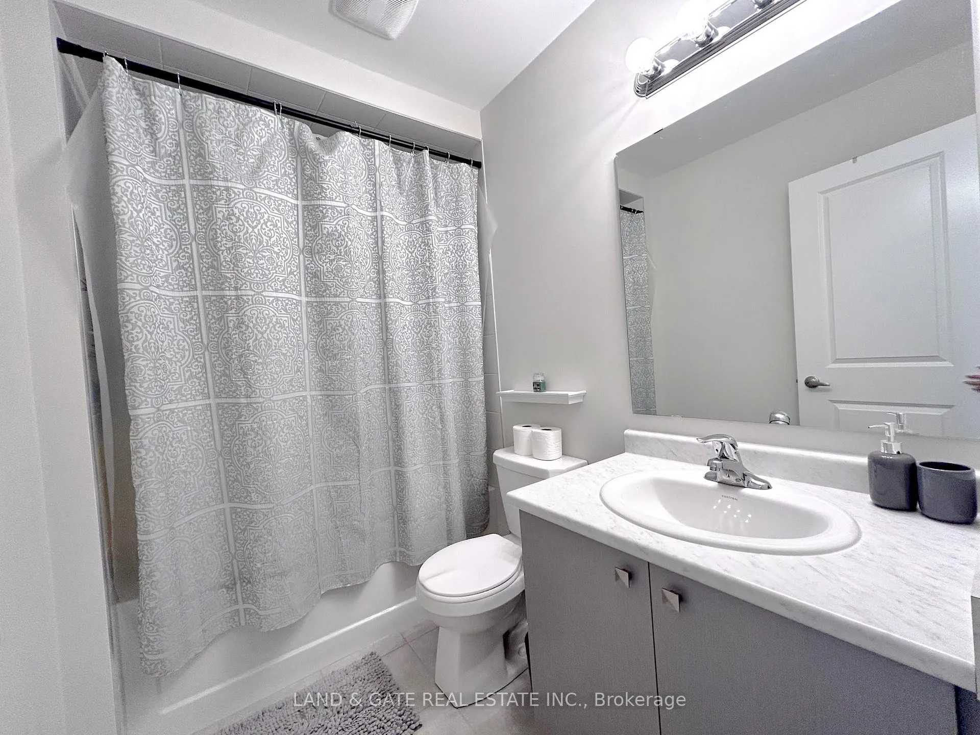 Photo 11 of Unit 11, 40 Zinfandel Drive W, Hamilton, Winona — HOMEH