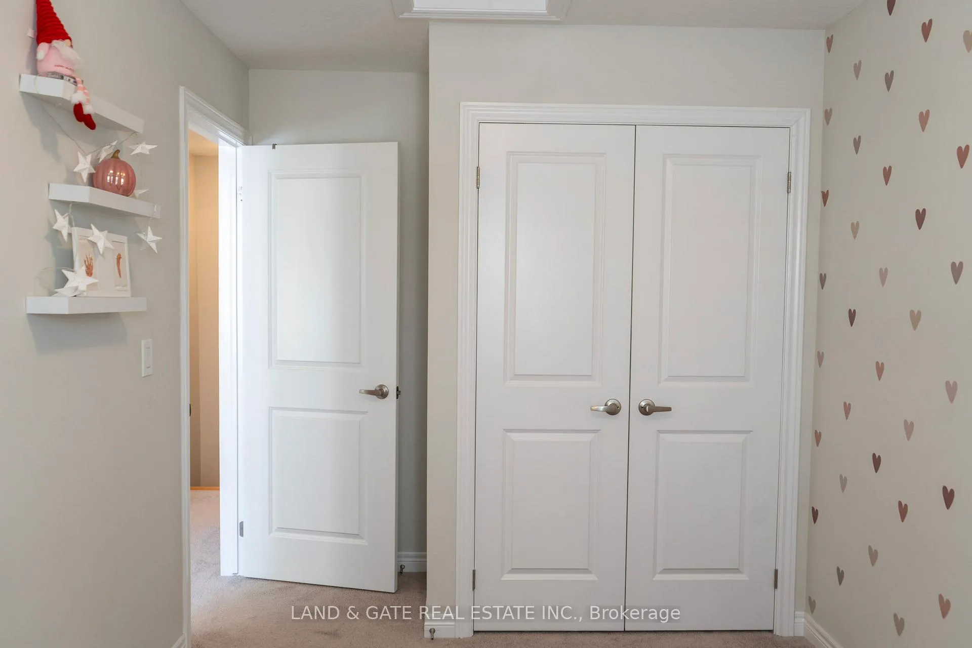 Photo 14 of Unit 11, 40 Zinfandel Drive W, Hamilton, Winona — HOMEH