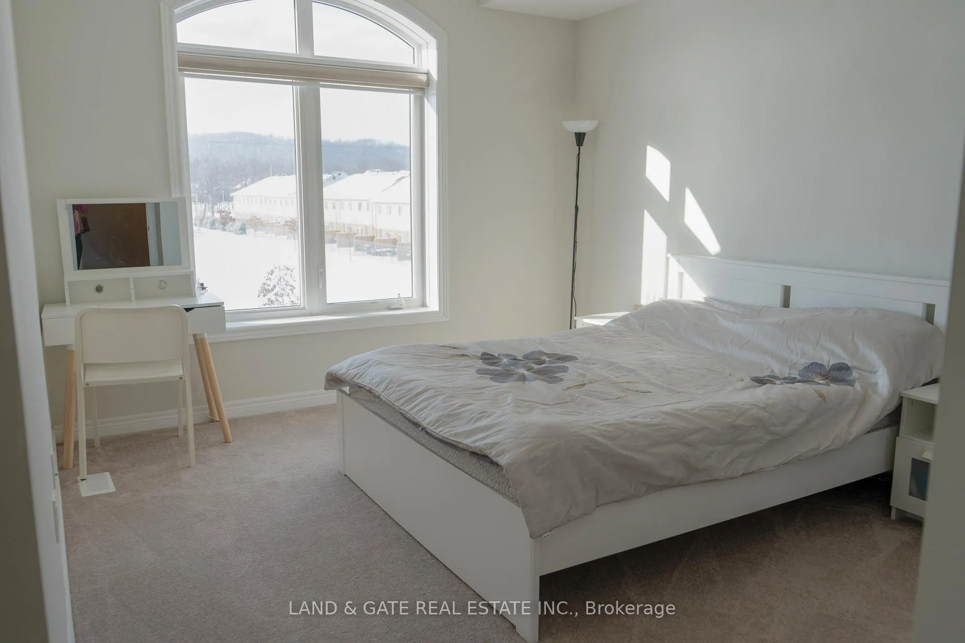 Photo 16 of Unit 11, 40 Zinfandel Drive W, Hamilton, Winona — HOMEH