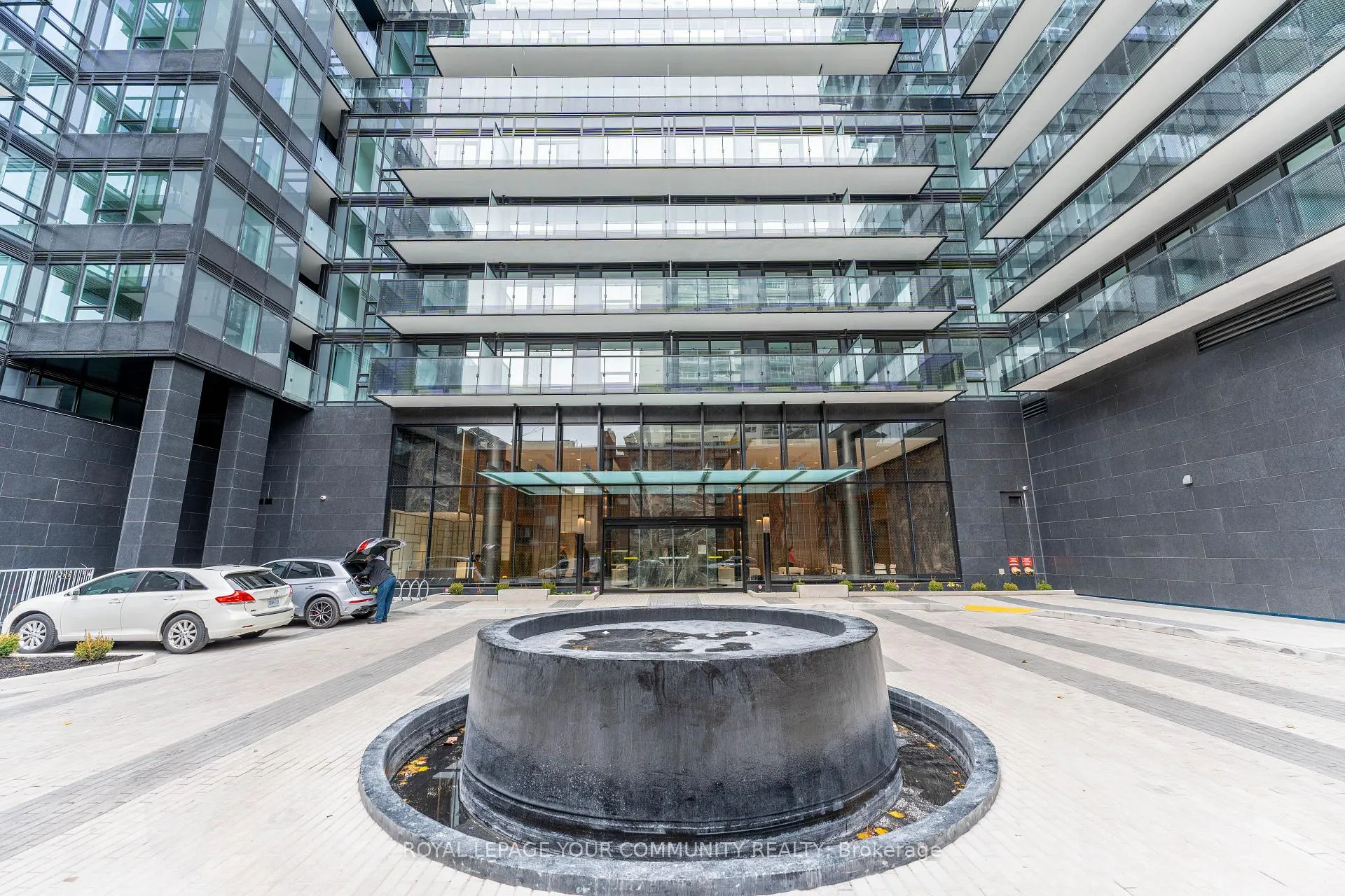 Front of Unit 206N, 117 Broadway Avenue
