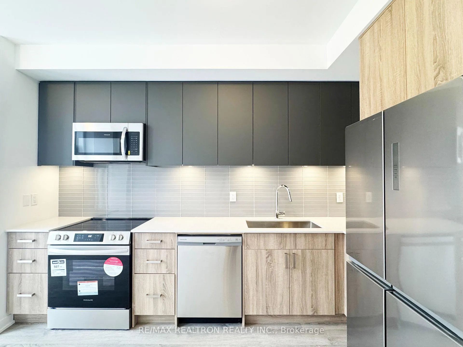 Photo 8 of 60 Turtle Island Road, Toronto, Englemount-Lawrence — HOMEH