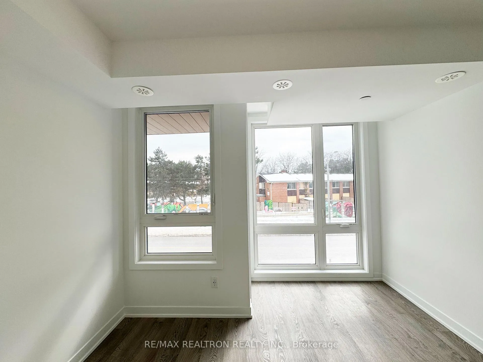 Photo 23 of 60 Turtle Island Road, Toronto, Englemount-Lawrence — HOMEH